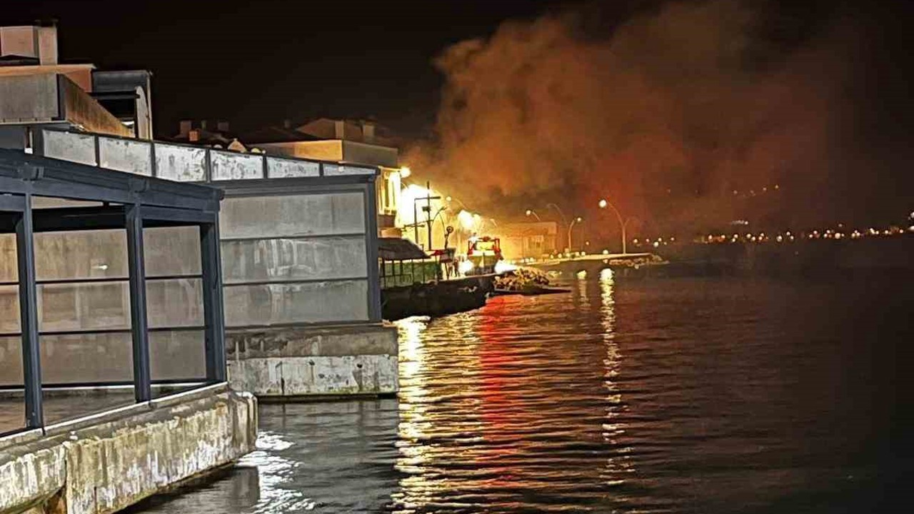 Gelibolu’da korkutan yangın
