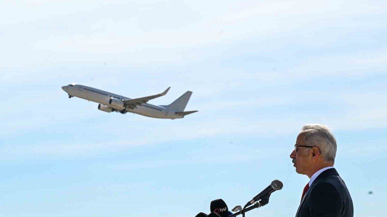 Bakan Uraloğlu: "Ocak ayında toplam 17 milyon 785 bin 633 yolcuya hizmet verdik"
