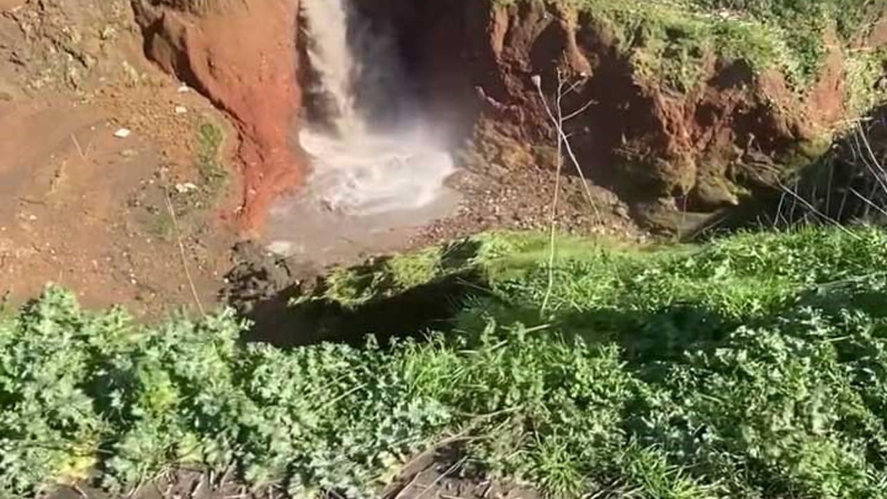 İzmir’de 2019’daki görüntü geri döndü: Menderes’te obruk sahası yeniden doldu
