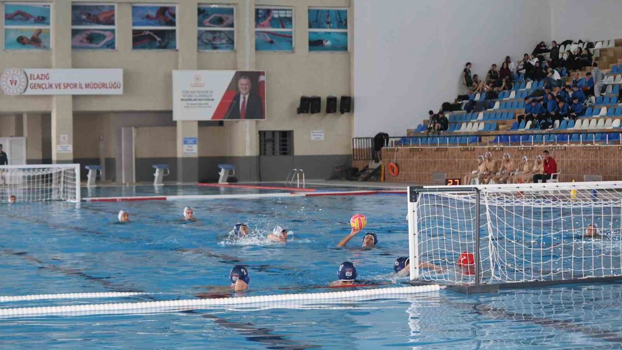 Türkiye su topu şampiyonası heyecanı elazığ’da başladı
