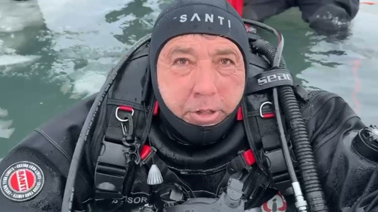 Çıldır Gölü’nde 6 Şubat depremi anısına dalış yaptılar
