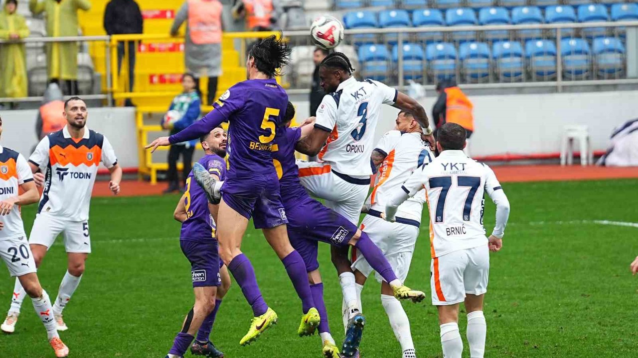 Trendyol Süper Lig: Eyüpspor: 1 - RAMS Başakşehir: 2 (Maç Sonucu)
