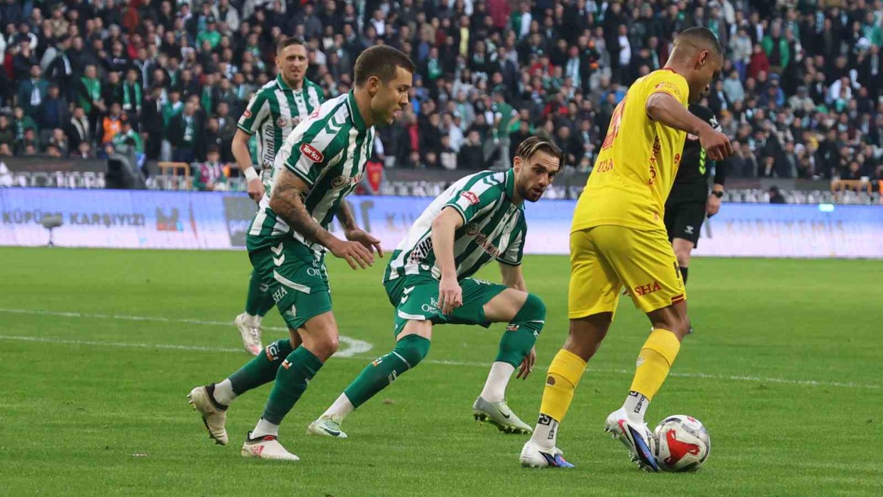 Trendyol Süper Lig: Konyaspor: 0 - Göztepe: 0 (İlk yarı)
