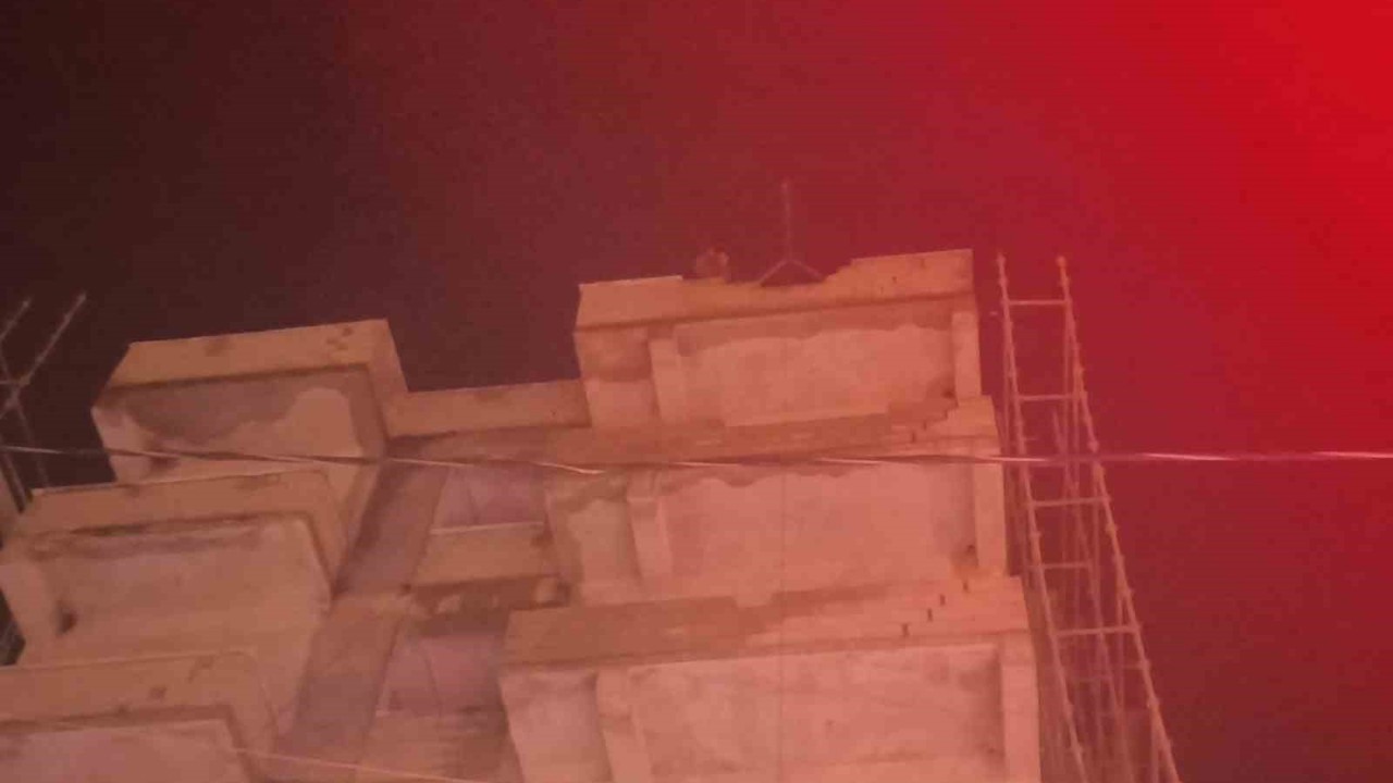 İntihara kalkışan şahsı itfaiye ve polis ekipleri vazgeçirdi
