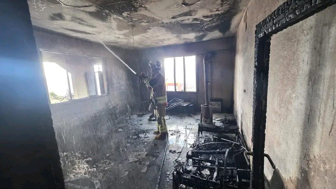 Hatay’da dumandan etkilenen 3 vatandaşı itfaiye kurtardı
