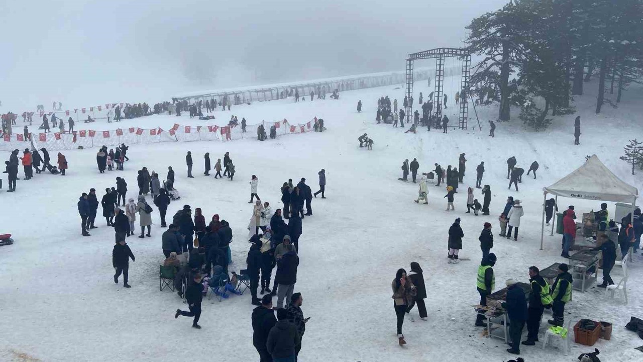 Gediz Belediyesinden Murat Dağı’na ücretsiz servis desteği
