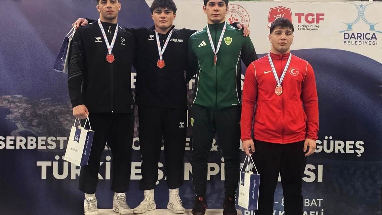 Grekoromende Denizlili genç Türkiye şampiyonu oldu
