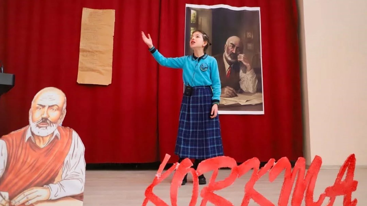 Bayburt’ta ilkokul öğrencileri istiklal Marşı’nı güzel okumak için yarıştı
