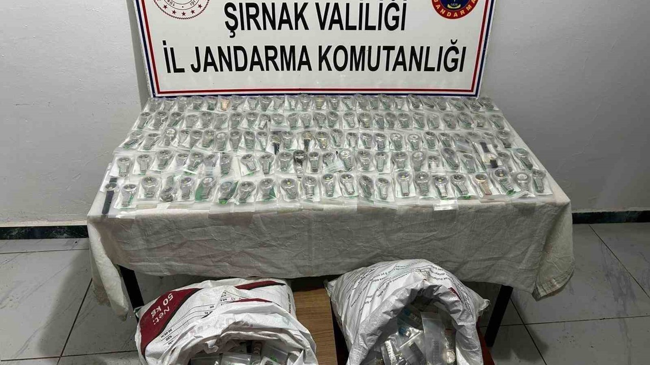 Şırnak’ta 14 milyonluk kaçak ürün ele geçirildi, aranan 52 şahıs yakalandı
