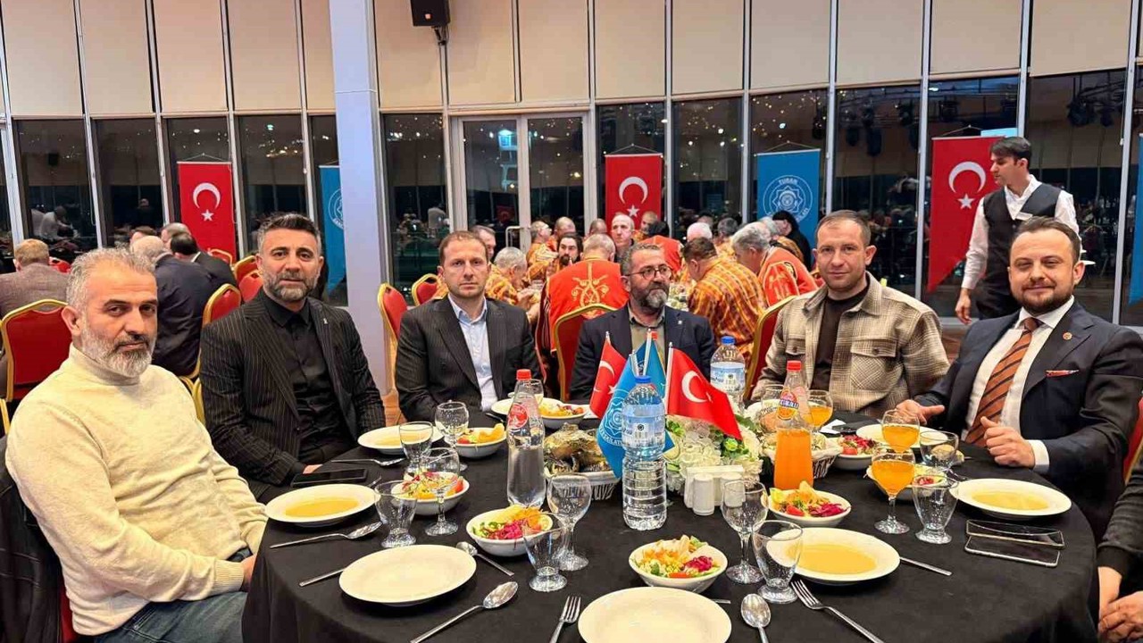 Ercan Özel, yılın en başarılı belediye başkanı seçildi
