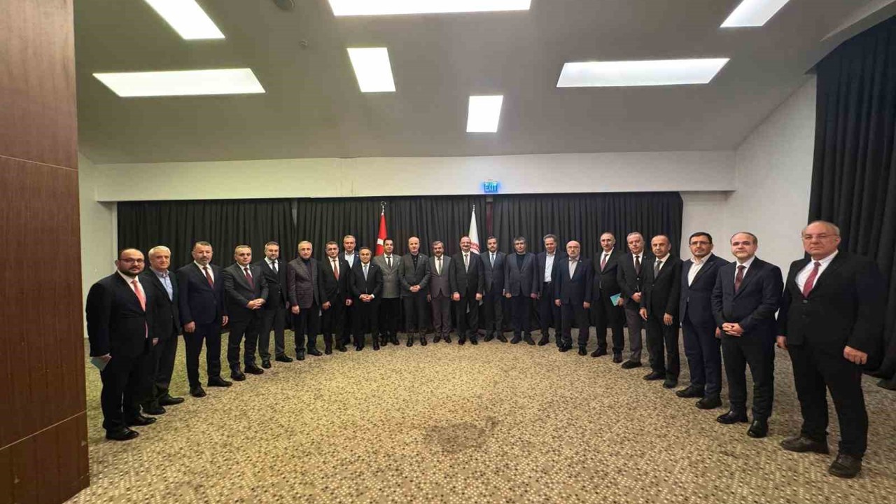 Rektör Karamustafa Anadolu Üniversiteler Birliği İstişare Toplantısı’na katıldı
