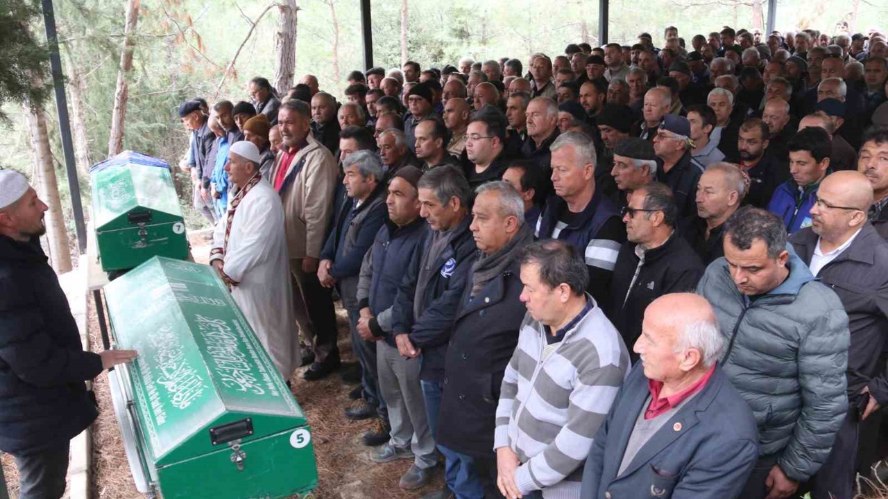 Babaanne ve 3 yaşındaki torunu toprağa verildi
