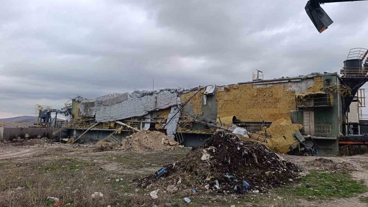 Metan gazı patlamasında 2 kişi yaralandı
