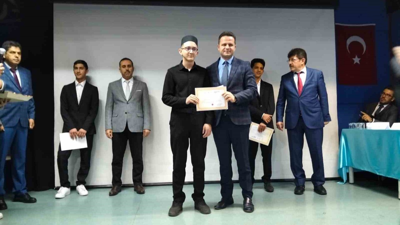 Köyceğiz’den Uysal, "Genç Sâda Kur’an-ı Kerim’i Güzel Okuma Yarışması" il birincisi oldu
