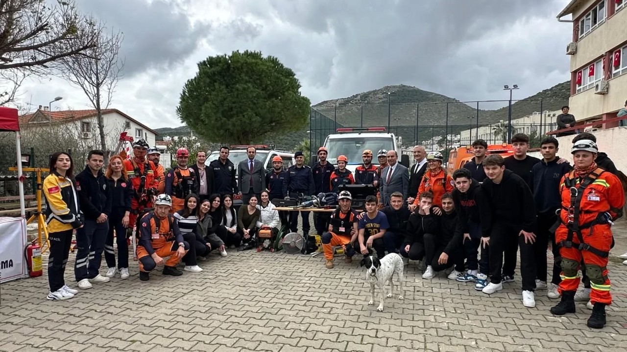 Datça’da deprem tahliye tatbikatı gerçekleştirildi
