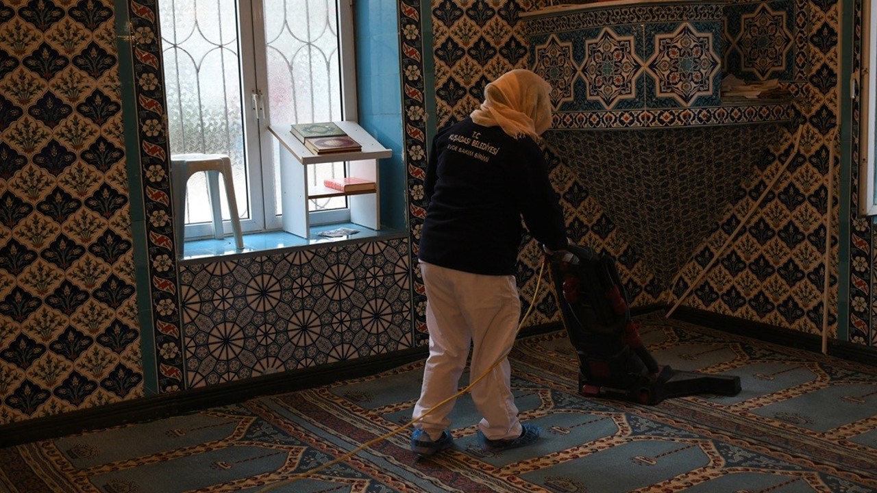 Kuşadası Belediyesi camileri Ramazan ayına hazırlıyor
