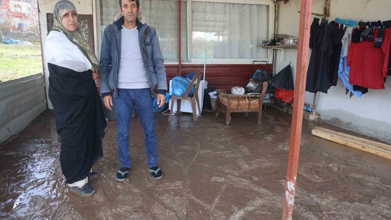 Sel sularının bastığı evi zarar gören kadın afet esnasında yaralandı
