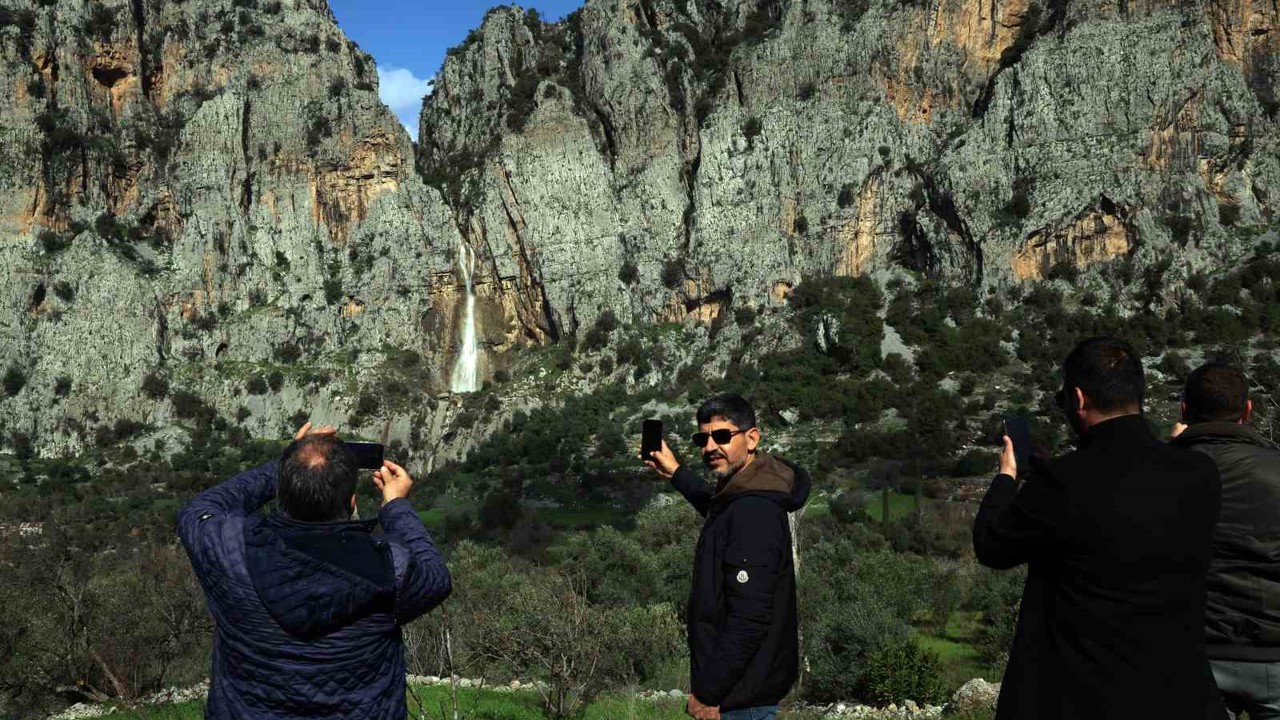 104 metrelik ‘Su Uçkun Şelalesi’ doğaseverlerin yeni gözdesi
