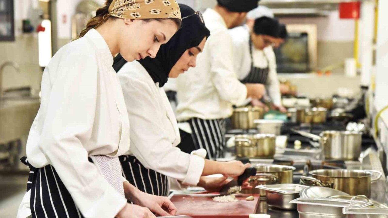 BŞEÜ’de ‘Aşçılık Programına’ yeni uygulama alanı
