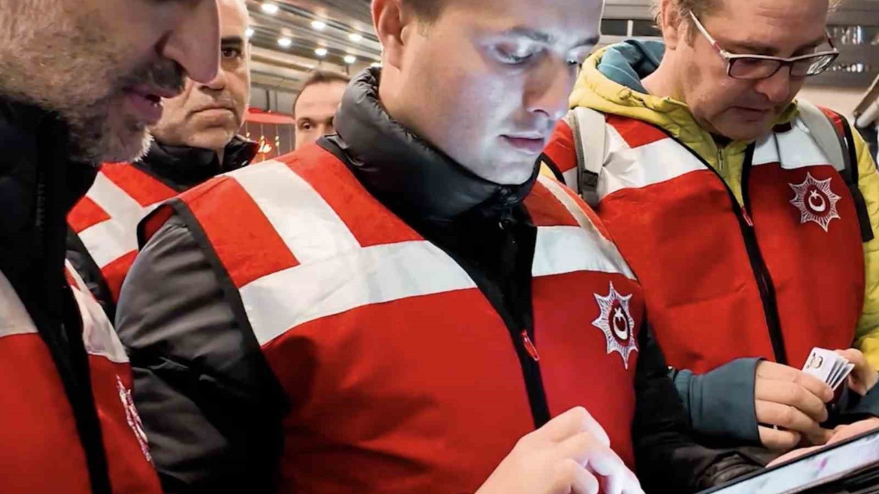 Çanakkale’de FETÖ’den 14 yıl 2 ay kesinleşmiş hapis cezası bulunan şahıs tutuklandı
