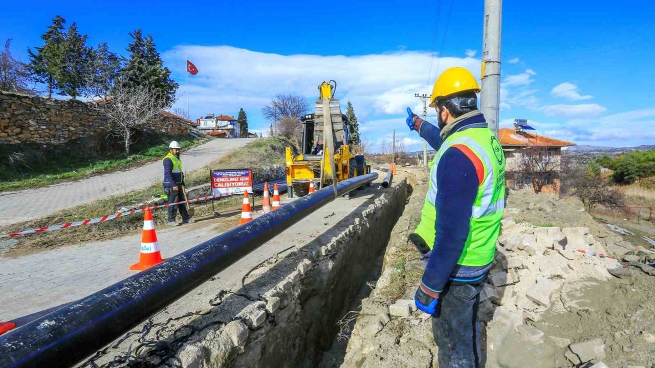 Çal’da ekonomik ömrünü tamamlayan hatlar bir bir yenileniyor

