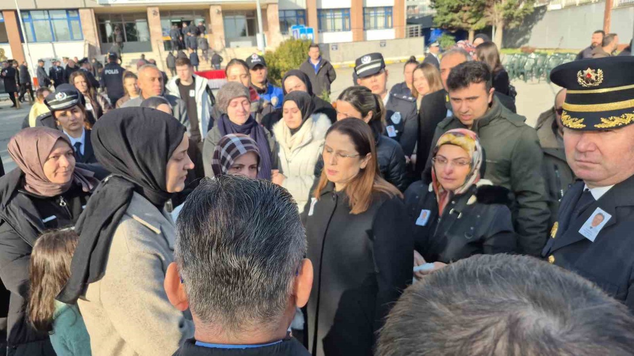 Emekliliğine 4 gün kala kazada ölen polis, son kez iş yerine getirildi
