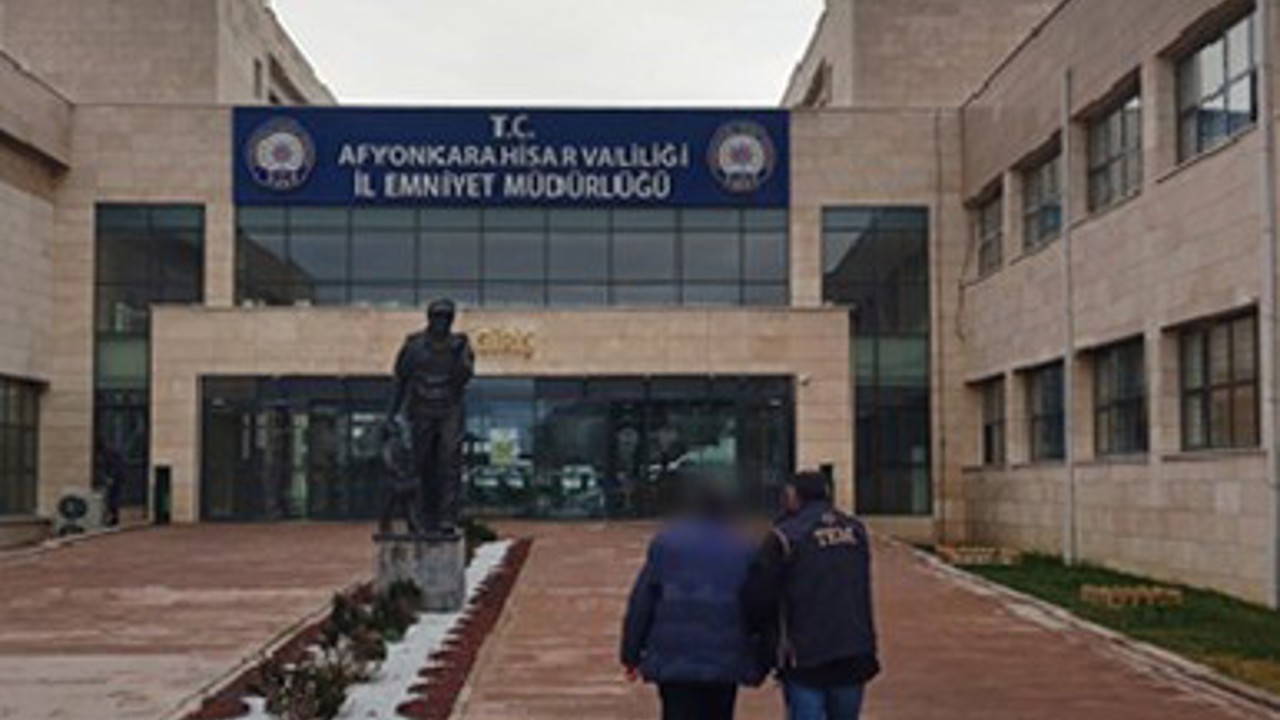 FETÖ’den aranan şahsı polis yakaladı
