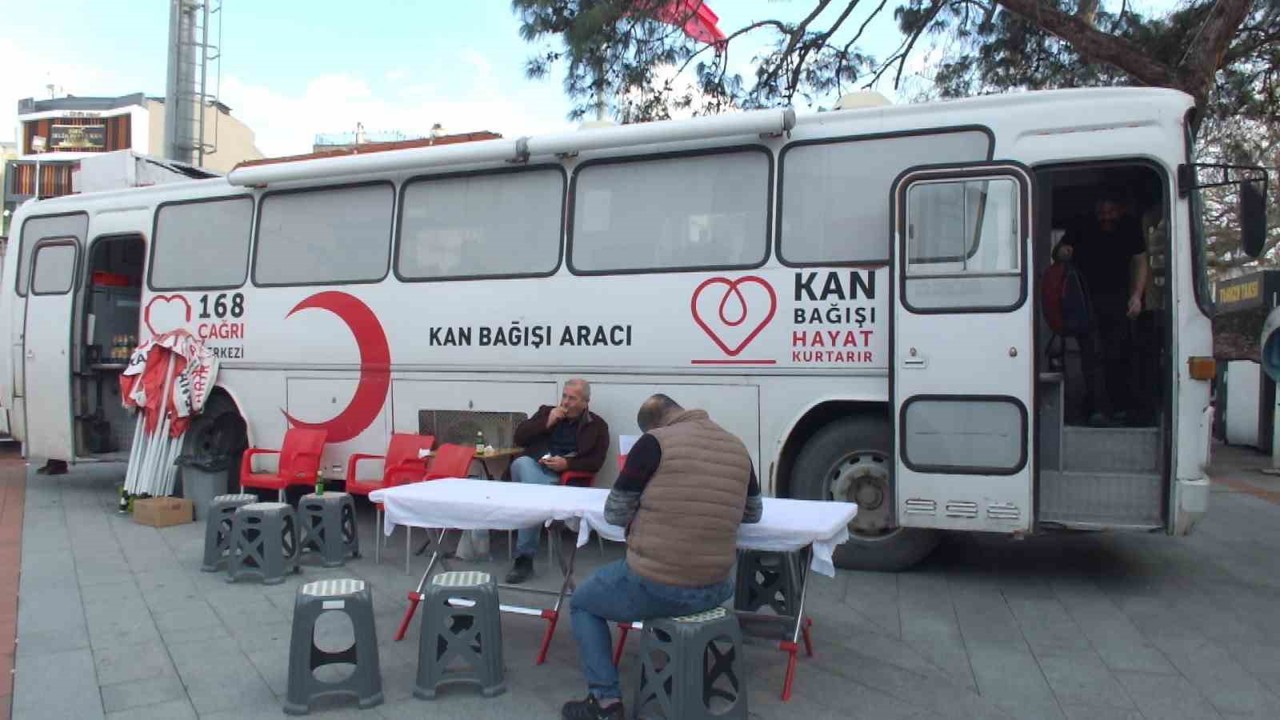 Burhaniyeliler kan bağışı paptı
