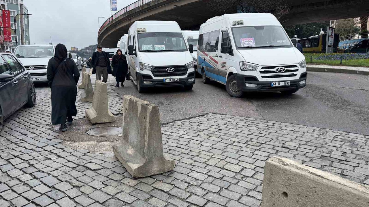 Trabzon’da şehir içi ulaşımda durak gerginliği
