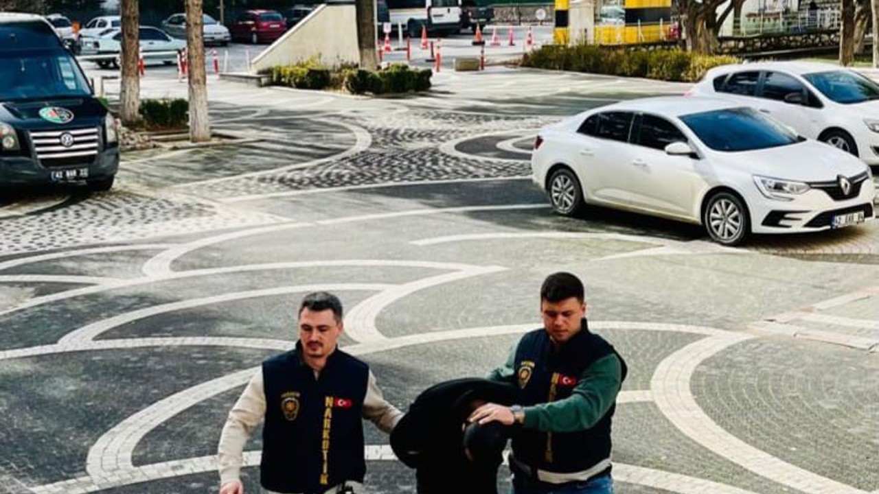 Otobüste uyuşturucu operasyonu: 700 hap ele geçirildi
