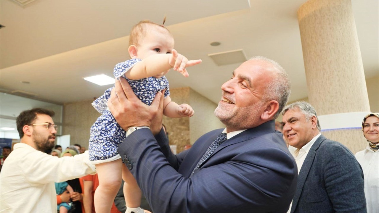 Bu ilçede çocuk sahibi olan ailelere 6 bin TL nakdi destek
