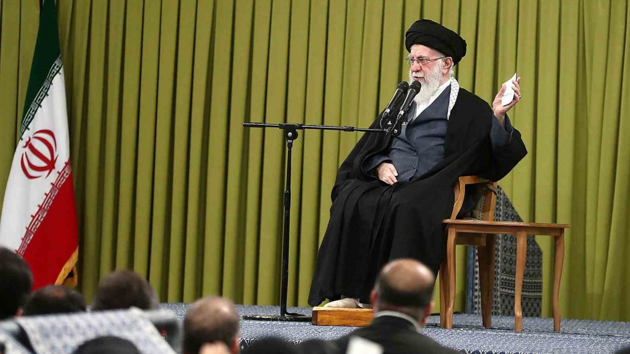 İran Dini Lideri Hamaney, 2 bin 108 mahkum için af veya ceza indirimi talebini onayladı
