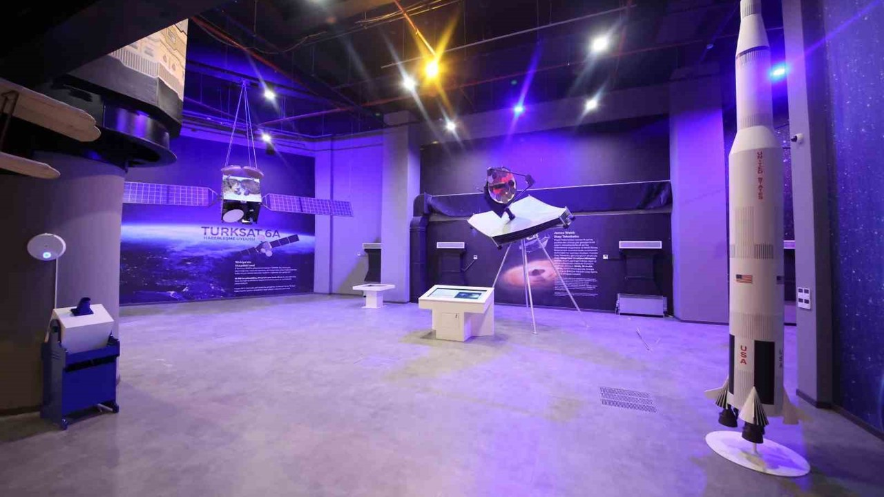 Atatürk Bilim Merkezi bilim tutkunlarının buluşma noktası oldu
