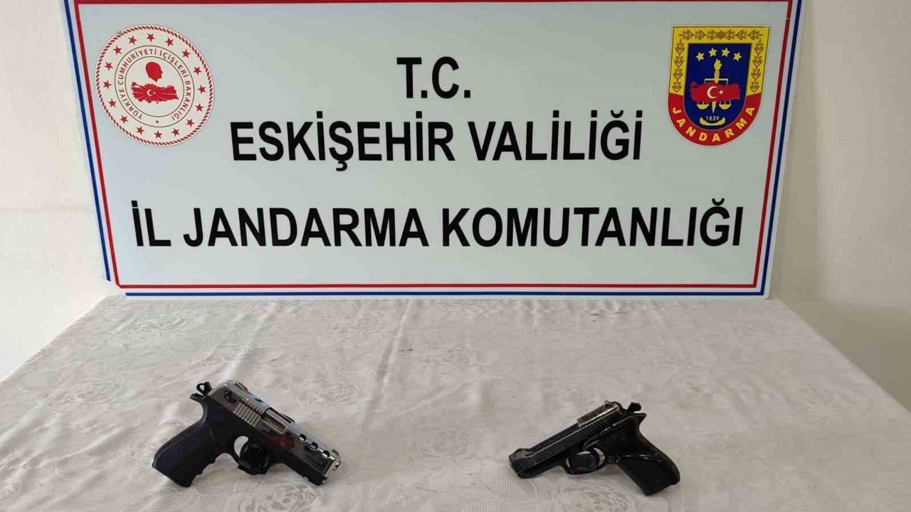 Eskişehir’de silah kaçakçılığı operasyonu
