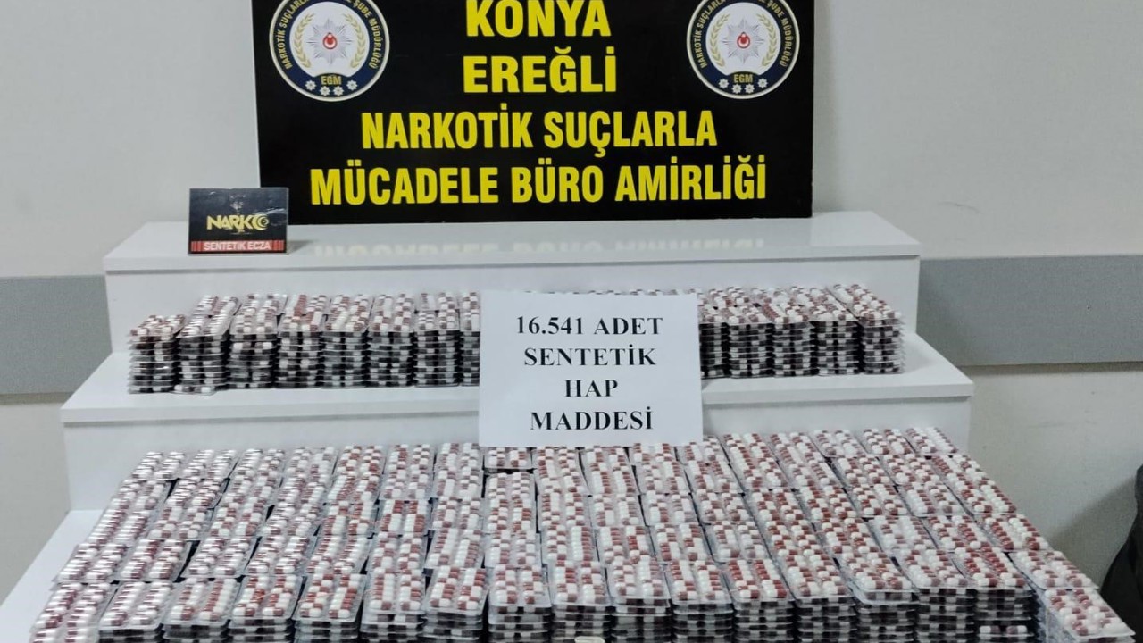 Konya polisinden zehir sevkiyatına darbe: Binlerce hap ele geçirildi
