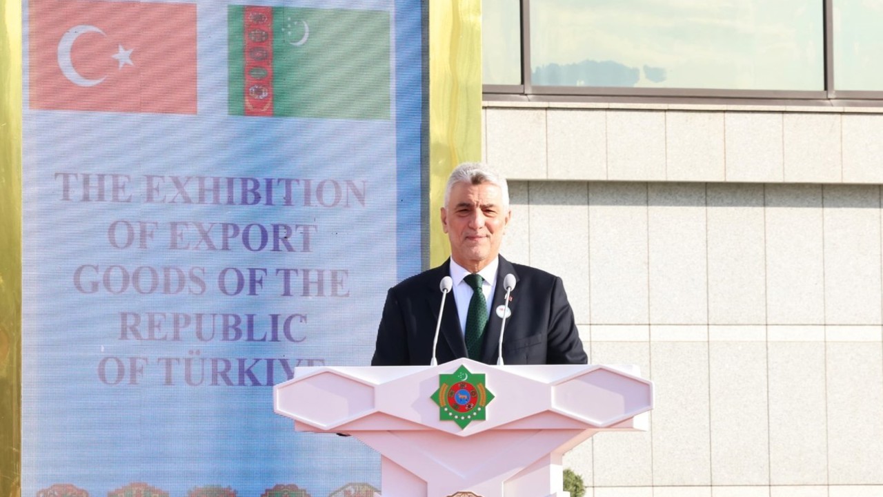 Bakan Bolat Türkmenistan’da
