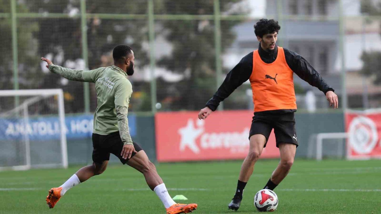 Alanyaspor, Konyaspor maçı hazırlıklarına başladı
