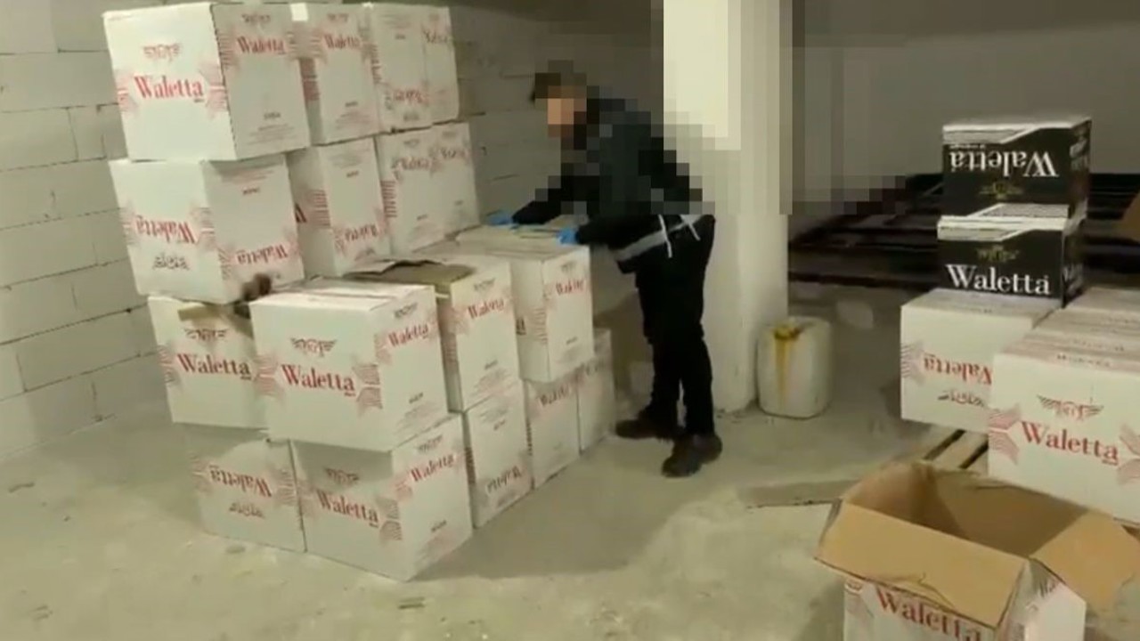 Kocaeli’de 500 bin lira değerinde kaçak tütün ve makaron ele geçirildi
