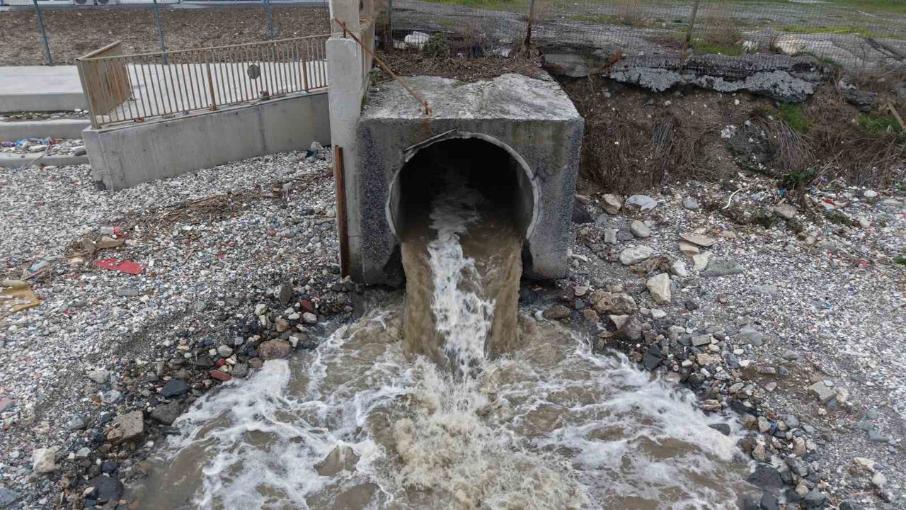 İstanbul’un atık suları Marmara Denizi’nin rengini değiştiriyor

