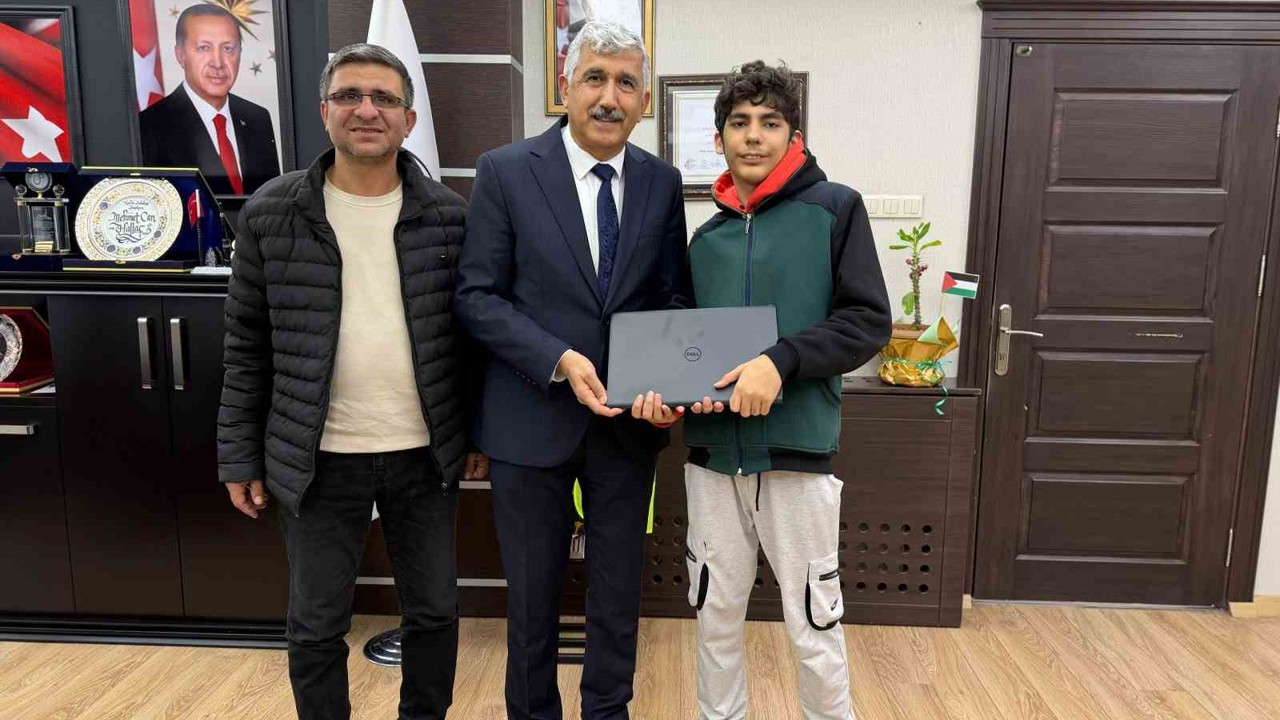 Başkan Hallaç’tan özel öğrenciye anlamlı destek
