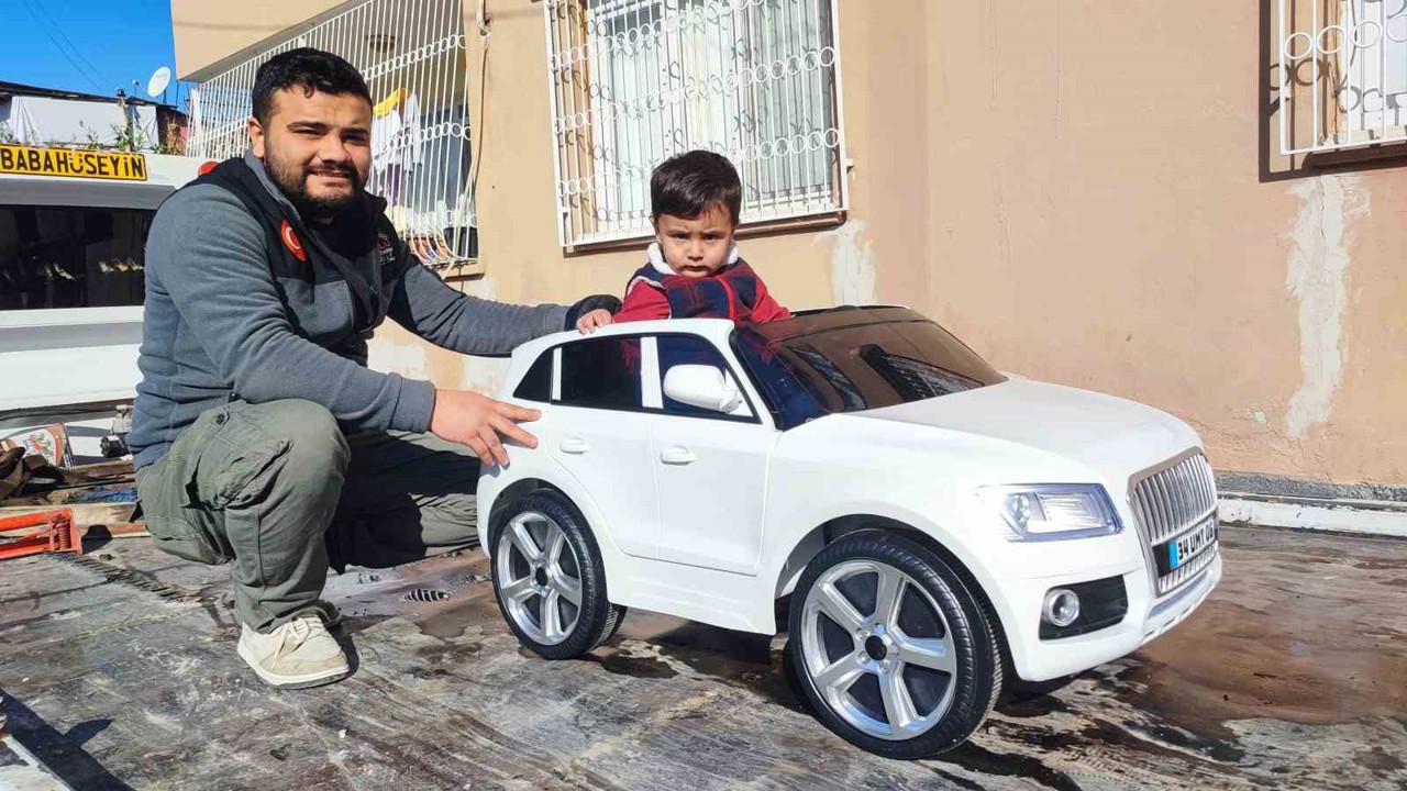 Çekiciyle gelen doğum günü sürprizi yüzleri güldürdü
