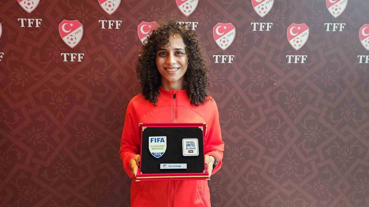 Esra Arıkboğa: "İnşallah yakın zamanda Süper Lig’de kadın bir hakemi sahada görebileceğiz"
