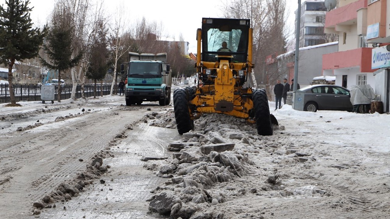 Belediyeden karla mücadele
