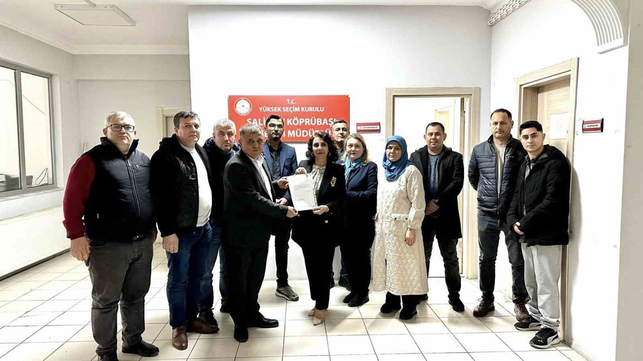 4 oy farkla başkan seçilmişti, göreve başladı
