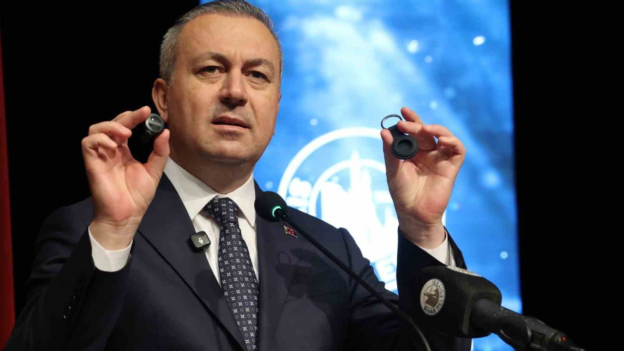 Sivas’ta 100 özel çocuğa akıllı takip cihazı dağıtıldı
