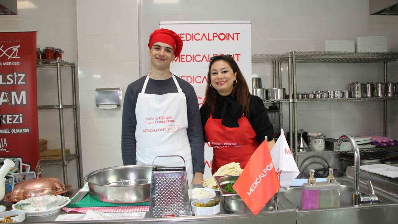 Özel öğrenciler "Birlikte pişirdik, birlikte başardık"  etikliğinde buluştu

