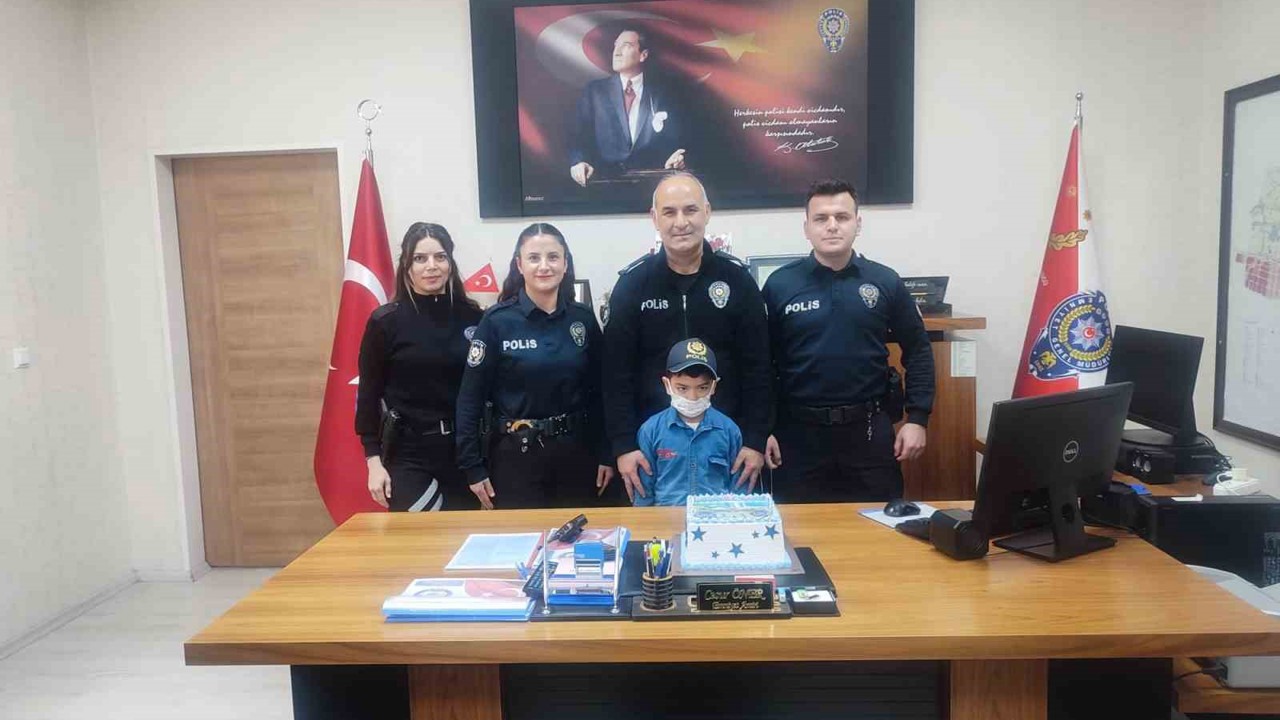 Lösemiyi yenen çocuk bir günlüğüne polis oldu
