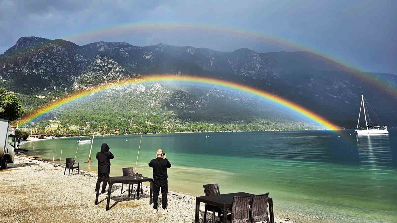 Muğla Akbük Koyu’nda oluşan Gökkuşağı mest etti
