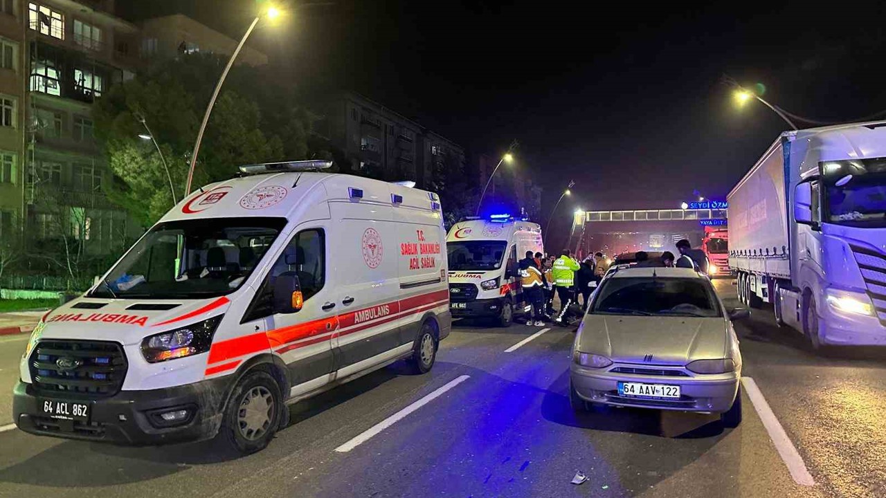 Uşak’ta 4 araçlı zincirleme kazada 6 kişi yaralandı
