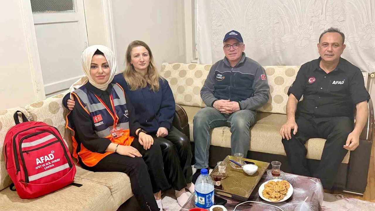 Tavşanlı AFAD gönüllüleri depremzede aileleri yalnız bırakmadı
